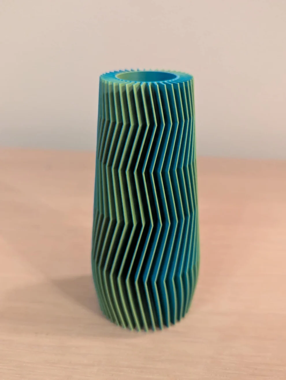 Mini vase i PLA – matt gul & lyseblå